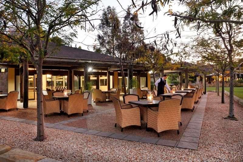 Chateau Elan At The Vintage Pokolbin Ανέσεις φωτογραφία The restaurant at the hotel