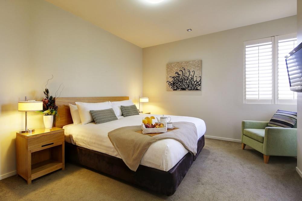 Chateau Elan At The Vintage Pokolbin Εξωτερικό φωτογραφία A bedroom at the hotel