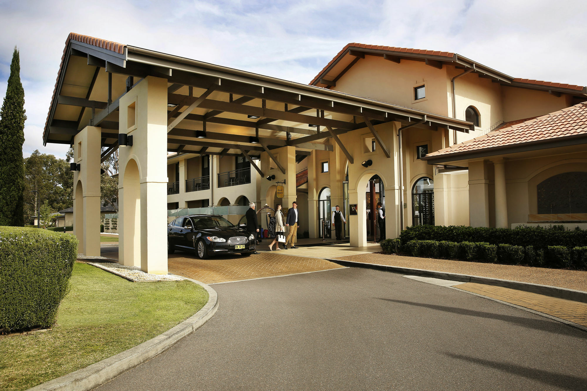 Chateau Elan At The Vintage Pokolbin Εξωτερικό φωτογραφία Clubhouse at The Lakes Golf Club